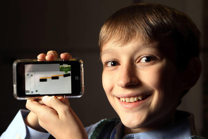 Мальчик написал популярную игру для смартфонов